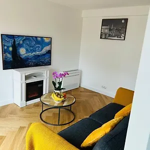 Appartement An Exceptional Apartment, 20 Min Paris, 10 Min Orly Airport, 30 Min Disney, 25 Min Versailles, Parking Free, Antony